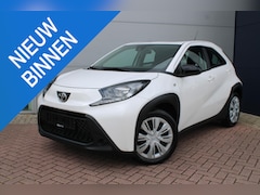 Toyota Aygo X - 1.0 VVT-i S-CVT Automaat first Airco Camera Carplay Zeer mooi