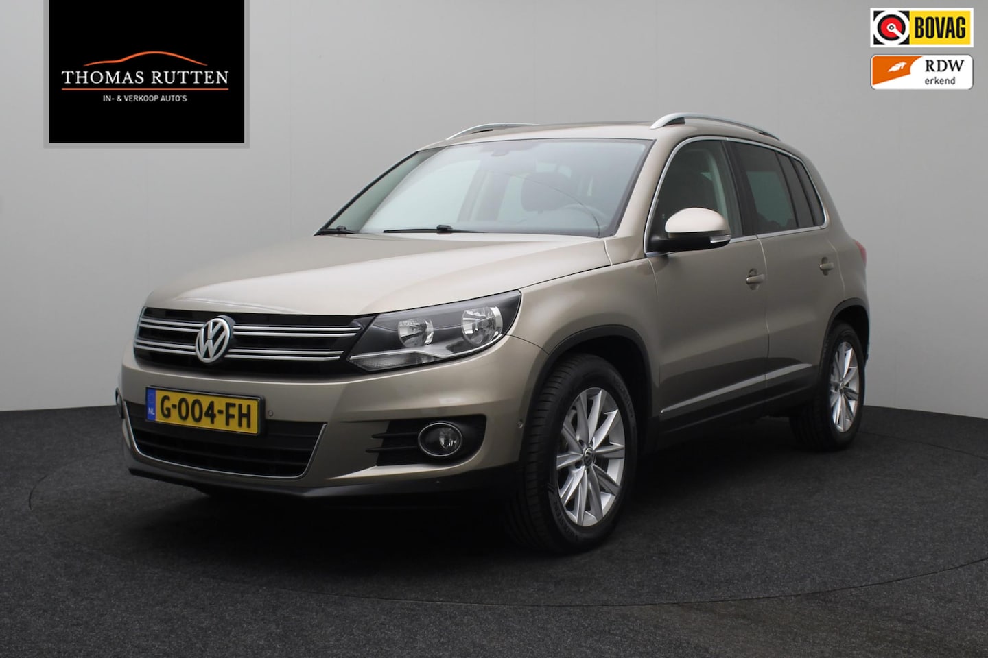 Volkswagen Tiguan - 1.4 TSI R-Line Edition 2015 | Trekhaak Uitklapbaar | Parkeersensoren | Achteruitrij Camera - AutoWereld.nl