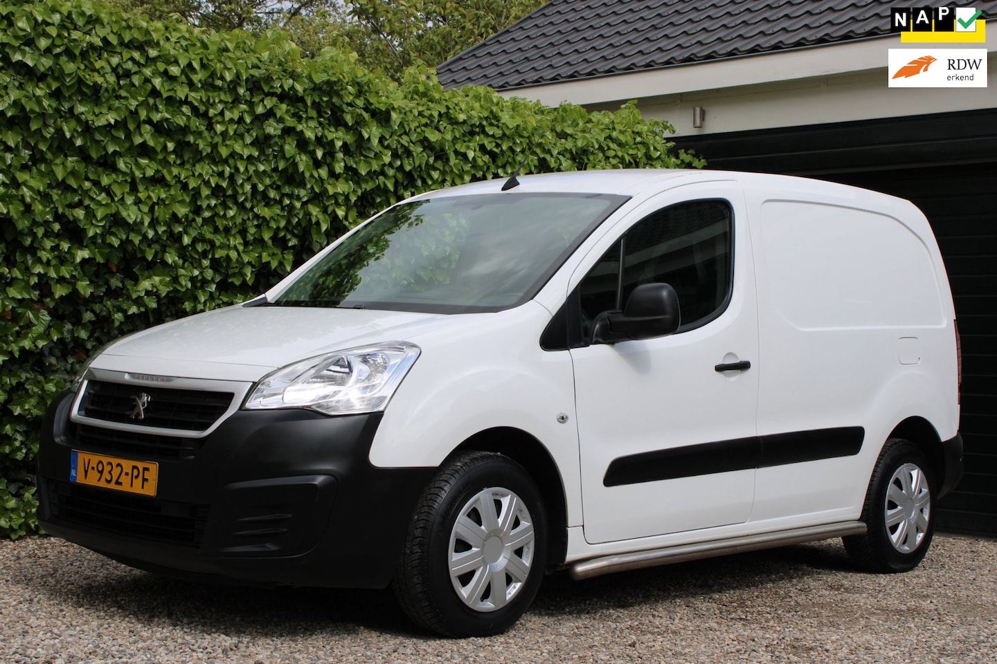 Peugeot Partner - 120 1.6 BlueHDi 100 L1 Premium S&S | Automaat | Navi | Carplay - AutoWereld.nl