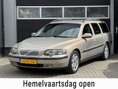 Volvo V70 - 2.4 T Comfort Line Automaat, Cruise, NAP