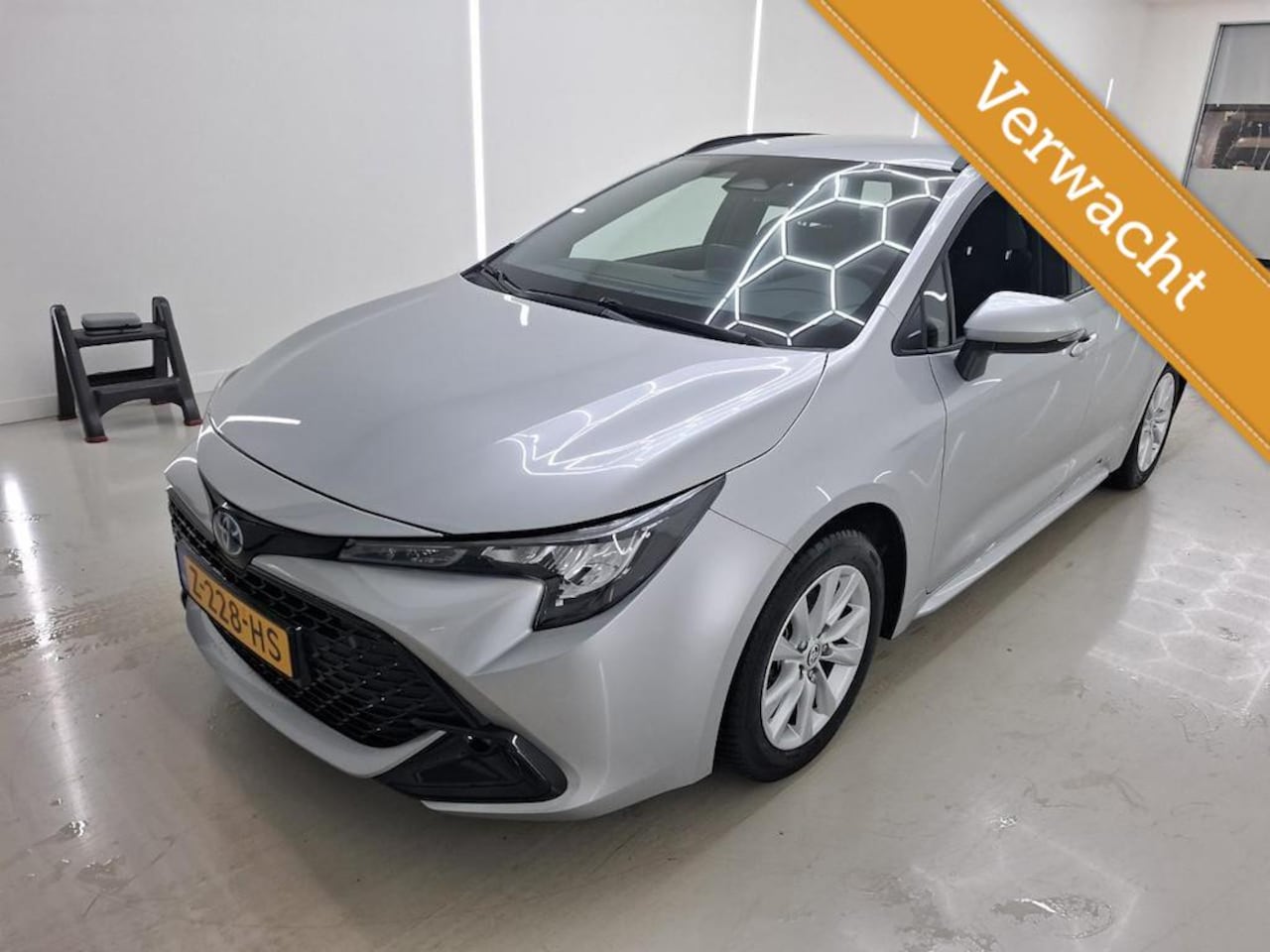 Toyota Corolla Touring Sports - Hybrid 140 Active - AutoWereld.nl