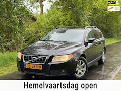 Volvo V70 - 2.5T Momentum | Automaat + Lederbekleding + Navigatie |