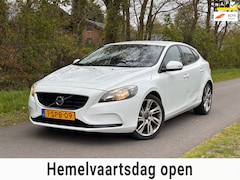 Volvo V40 - 1.6 D2 Kinetic | Cruise + Navi