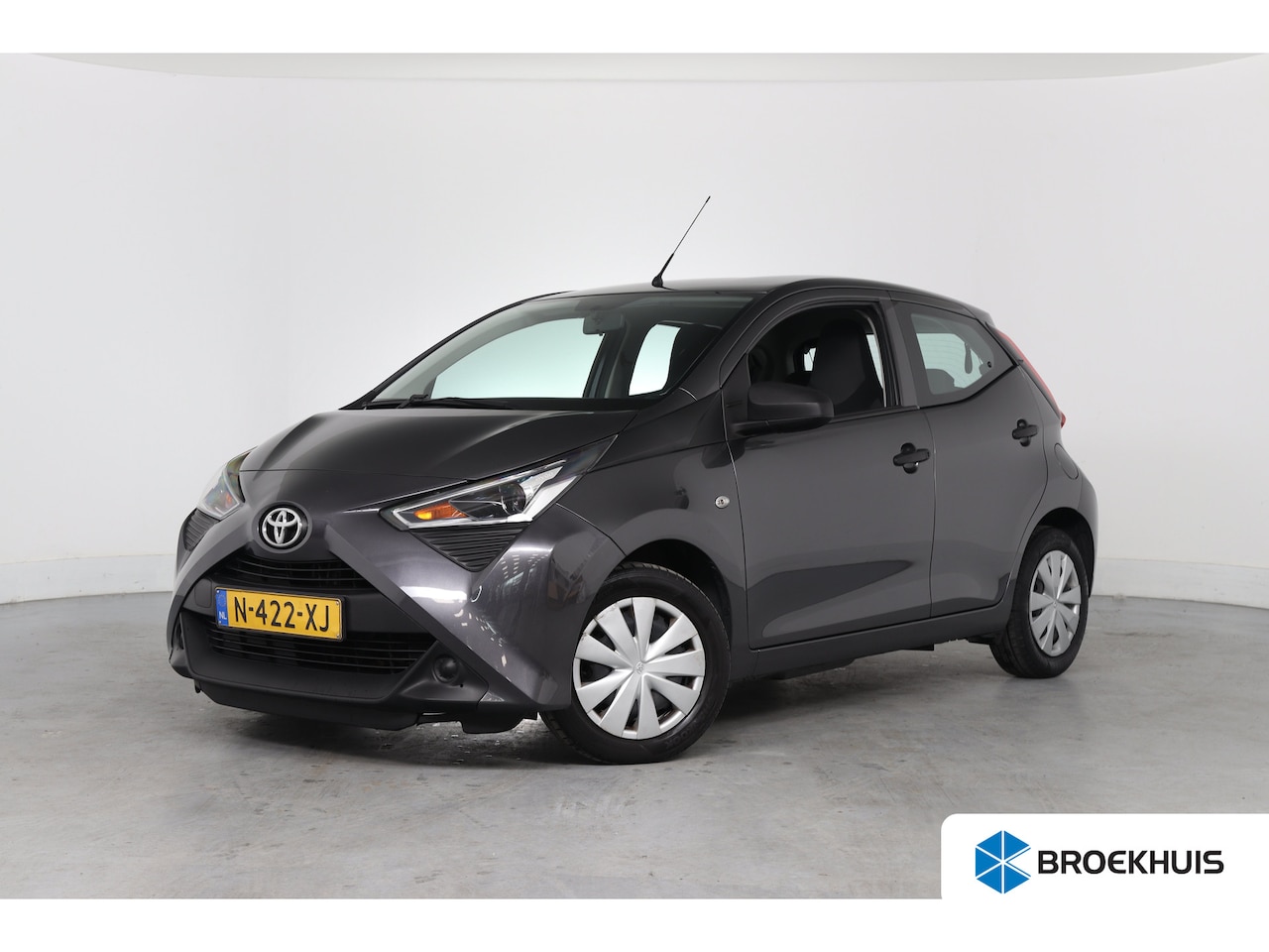 Toyota Aygo - 1.0 VVT-i x-fun | Eerste Eigenaar | Bluetooth | Airco | Stuurwielbediening | - AutoWereld.nl