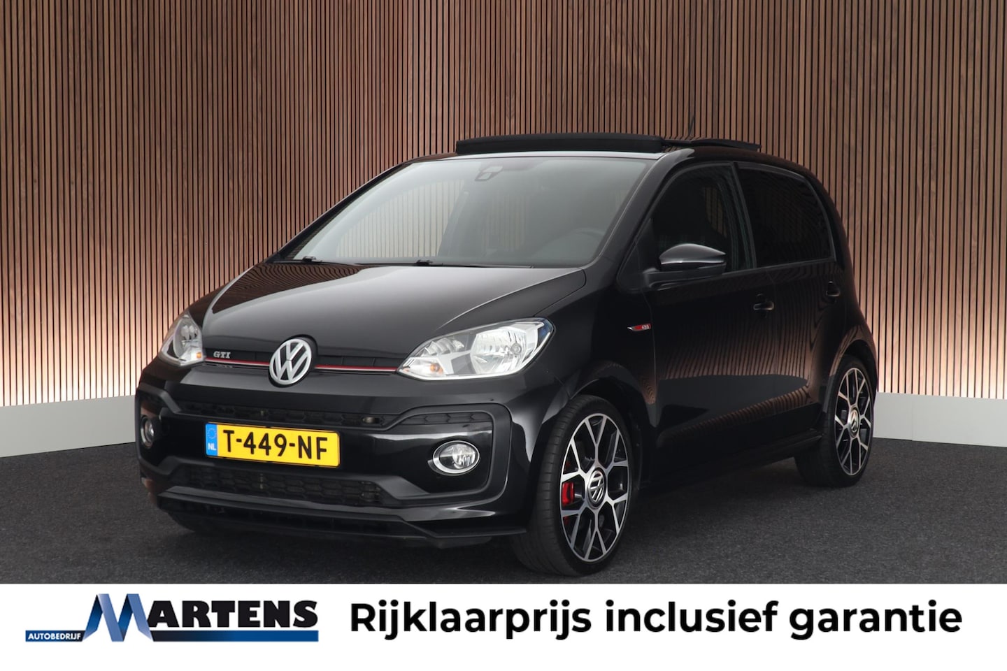 Volkswagen Up! - 1.0 TSI 116pk GTI Panoramadak Stoelverwarming Cruise Control Parkeersensoren - AutoWereld.nl