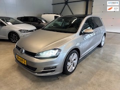 Volkswagen Golf - 1.4 TSI ACT Highline pano led pdc