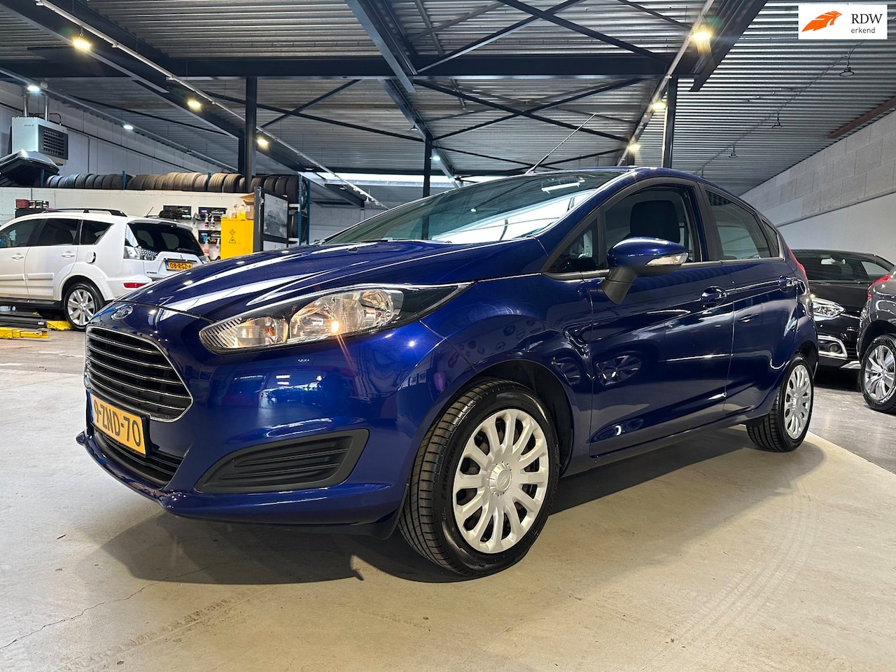 Ford Fiesta - 1.0 Style/Dealer onderhouden/Apk nieuw bij aflevering/pdc achter - AutoWereld.nl
