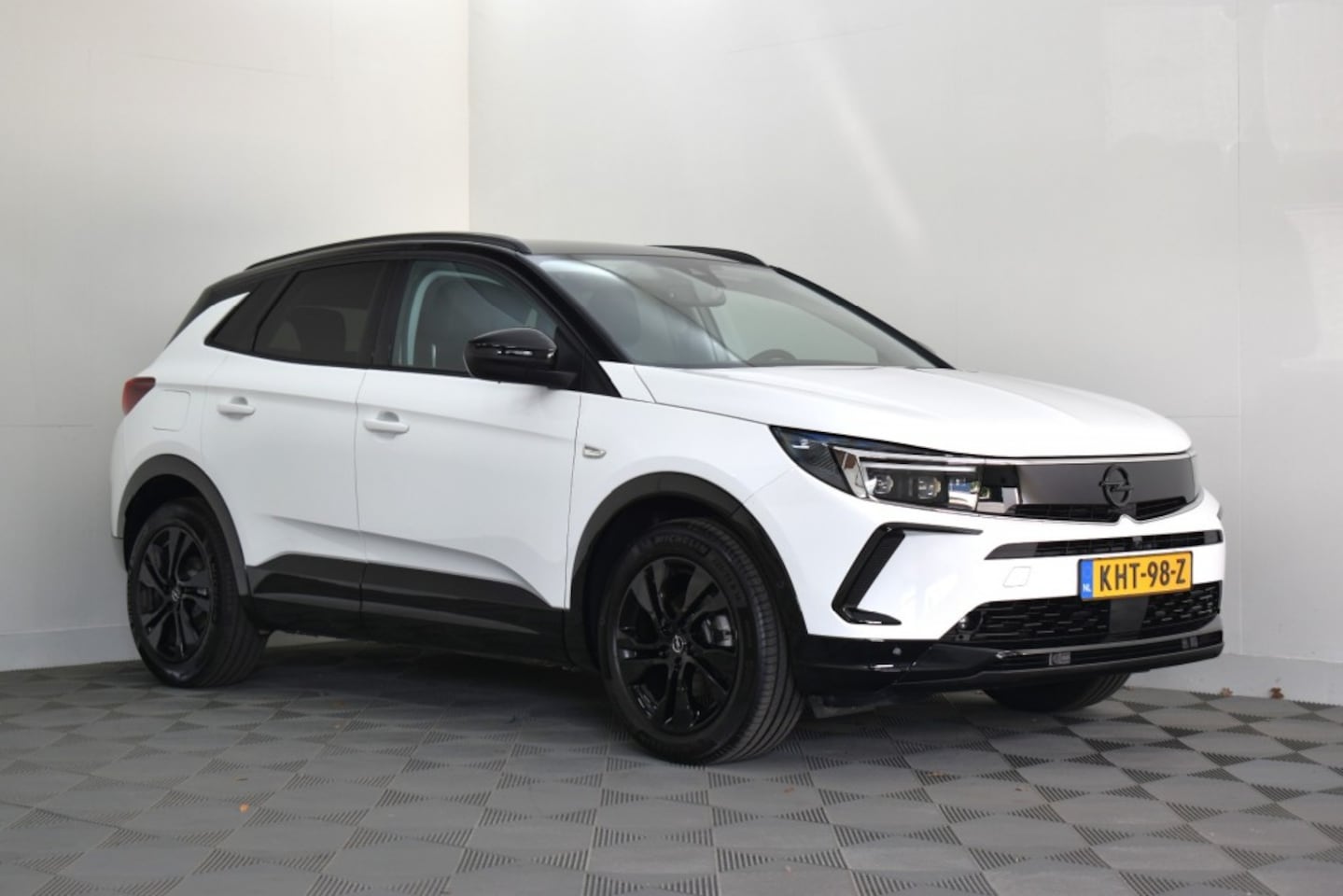 Opel Grandland - 1.2 Turbo GS Line 1.2 Turbo 130PK GS-LINE - AutoWereld.nl