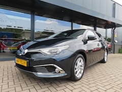 Toyota Auris - 1.8 Hybrid Lease Pro Ecc Led Pano Trekhaak 2015