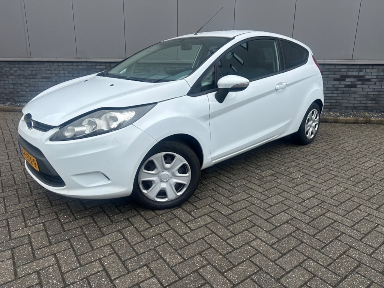 Ford Fiesta - 1,2i +Airco - AutoWereld.nl