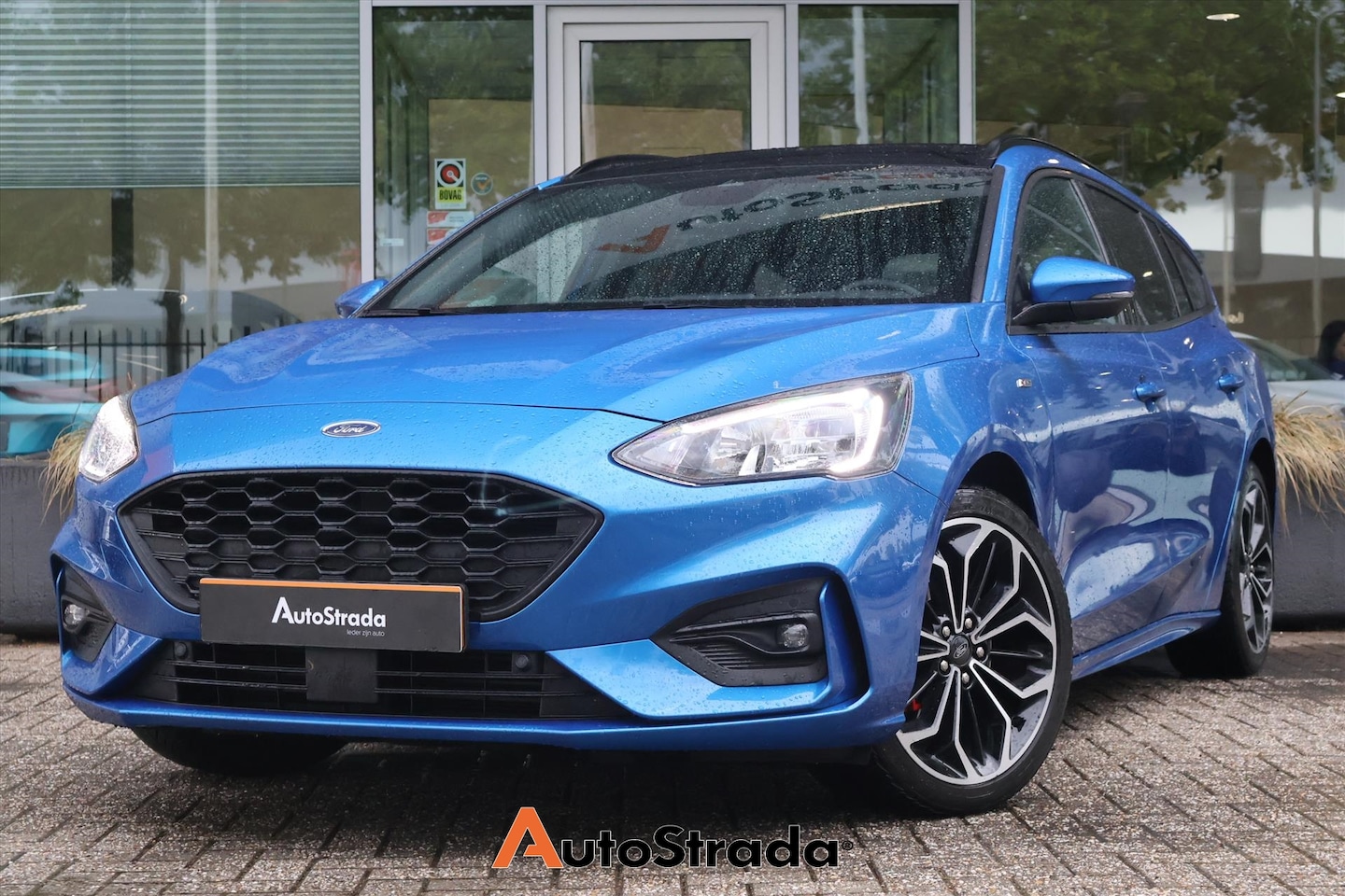 Ford Focus Wagon - 1.0 EcoBoost Hybrid ST-LINE X 155pk I Pano I Navi I Camera I Winterpakket - AutoWereld.nl