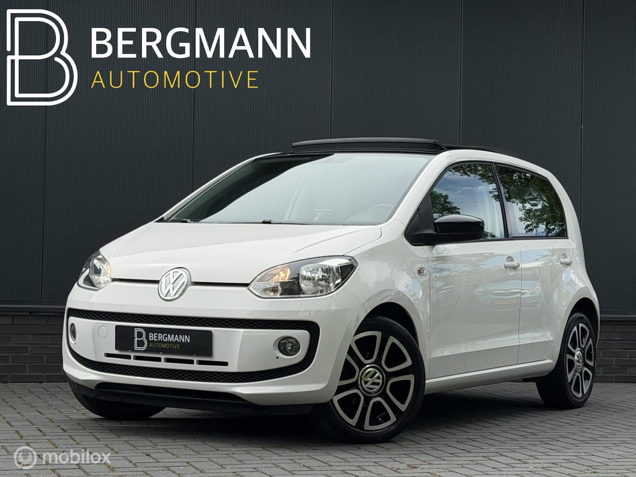 Volkswagen Up! - 1.0 Club up!|5-deurs|navi|pano|16” LM - AutoWereld.nl