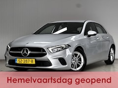 Mercedes-Benz A-klasse - 200 Advantage /AUTOMAAT /Camera /LED Koplampen /Zwarte Hemel /Lane Assist /Navi /Climat /C