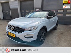 Volkswagen T-Roc - 1.5 TSI Sport, Parelmoer, Zwart dak, Camera, Trekhaak, Navigatie