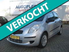 Toyota Yaris - 1.3 VVTi Terra nette in Nederland nieuw geleverde 5 deurs 1.3 Yaris met airco