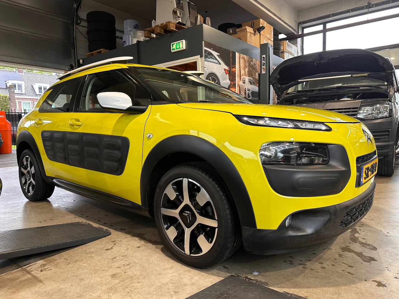 Citroën C4 Cactus - 1.2 PureTech Business 1.2 PureTech Business - AutoWereld.nl