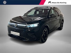 Volkswagen Tiguan - 1.5eHybrid 200kW/272PK R-Line Black Style · Panoramadak · Leder · Trekhaak · 360°Camera +