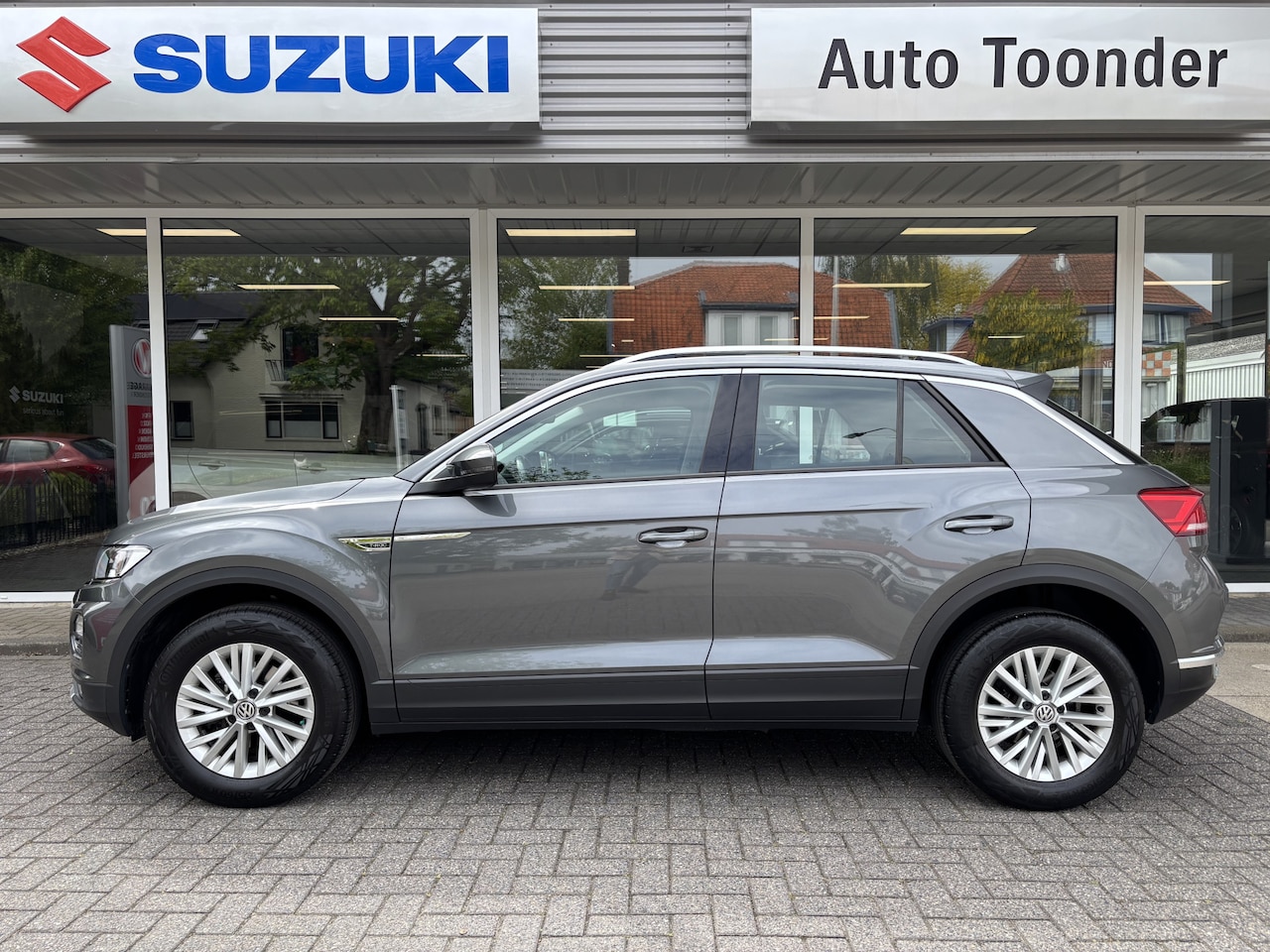 Volkswagen T-Roc - 1.5 TSI Style/Trekhaak - AutoWereld.nl