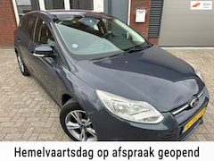 Ford Focus - 1.0 EcoBoost / Navi / PDC / Riem v.v / Clima / Cruise / NAP