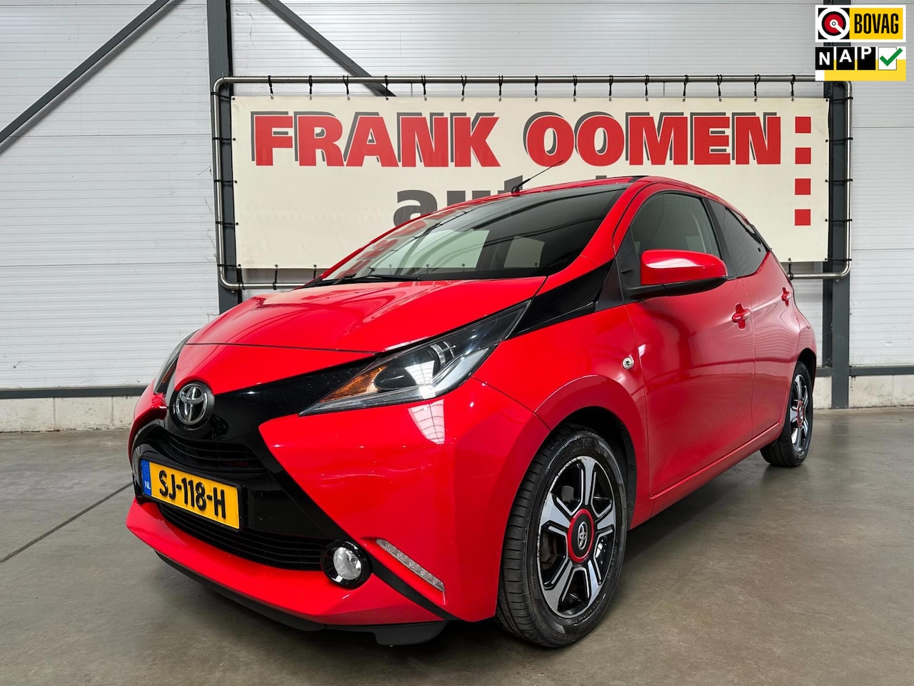 Toyota Aygo - 1.0 VVT-i x-pose + Schuifdak|Camera|Climate|Navigatie|Leder/stof|DAB|15"LMV - AutoWereld.nl