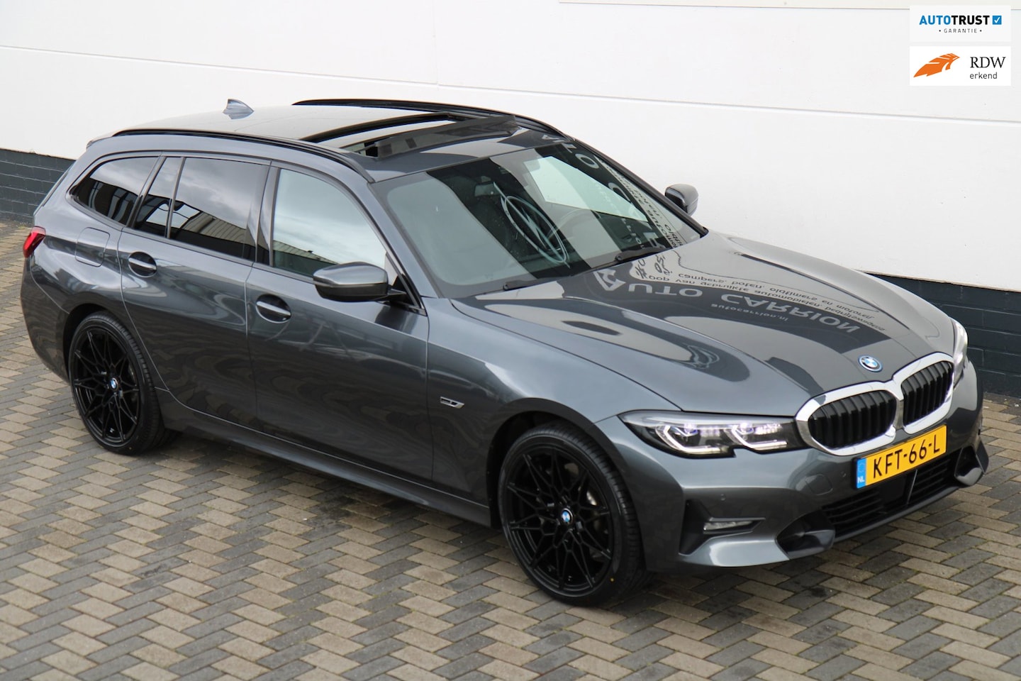 BMW 3-serie Touring - 330e xDrive Pano HUD Tr.haak 19 inch BTW - AutoWereld.nl