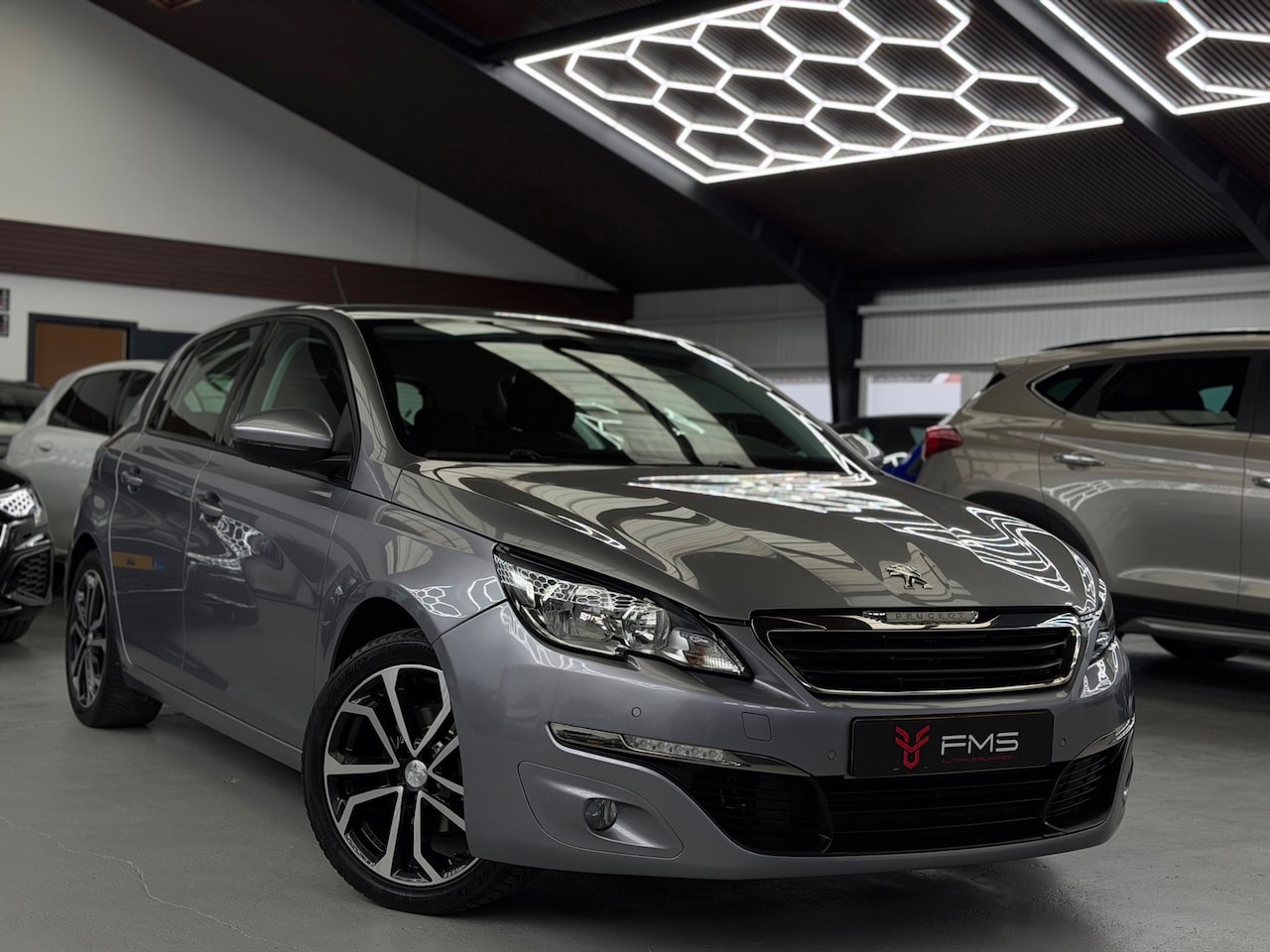 Peugeot 308 - 1.2 PureTech Allure Trekhaak - AutoWereld.nl