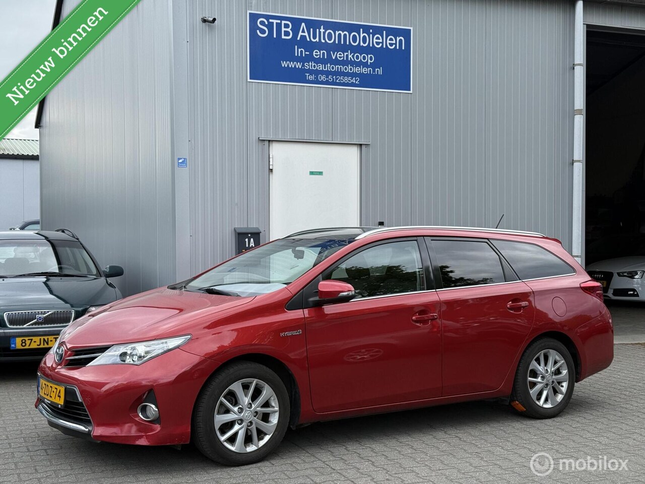 Toyota Auris - 1.8 Hybrid Lease 1.8 Hybrid Lease, Pano, Dealer oh. - AutoWereld.nl