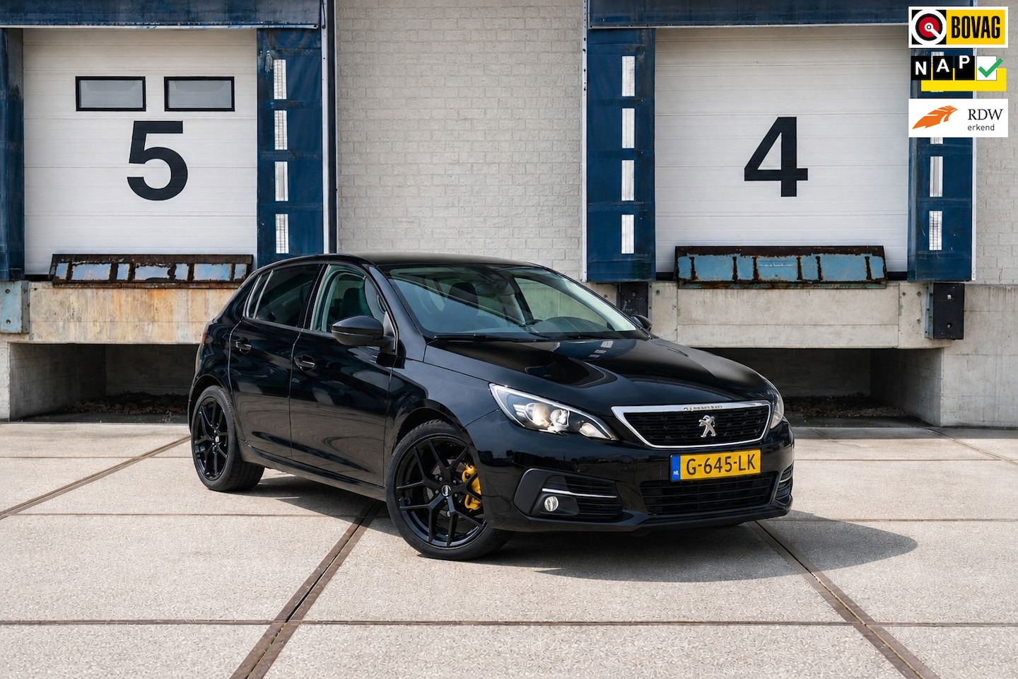 Peugeot 308 - 1.2 PureTech Blue Lease Executive 1.2 PureTech Blue Lease Executive (PANO+CarPlay+SPORT Uitvoering) - AutoWereld.nl