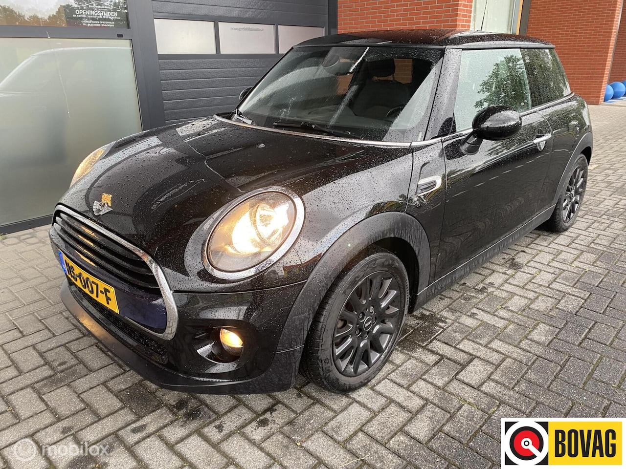 MINI Cooper - 1.5 Pepper I Zwart I Sportvelgen I - AutoWereld.nl