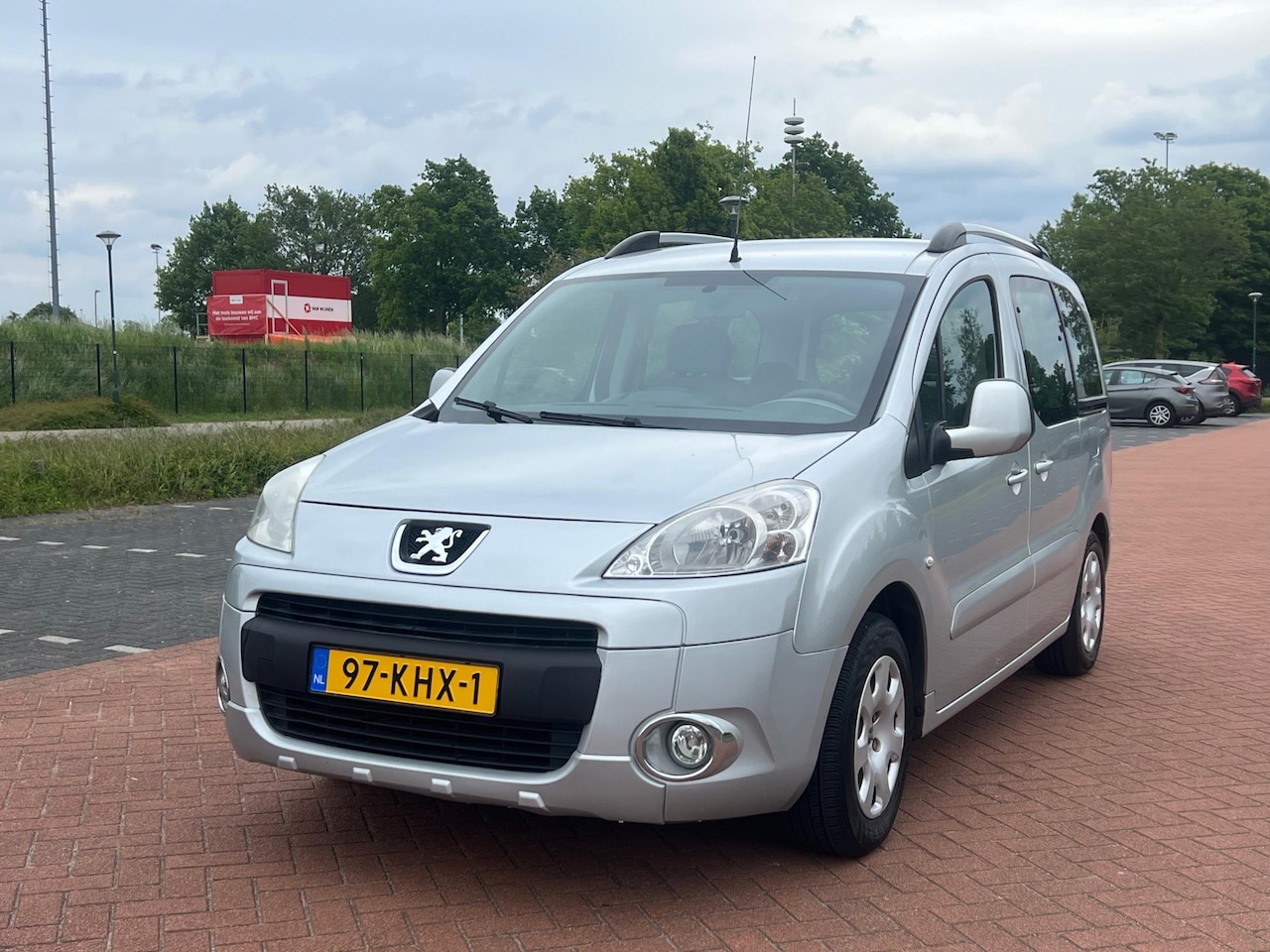 Peugeot Partner Tepee - 1.6 Première/Airco/Elekt Raam/Trekhaak/PDC/NAP - AutoWereld.nl