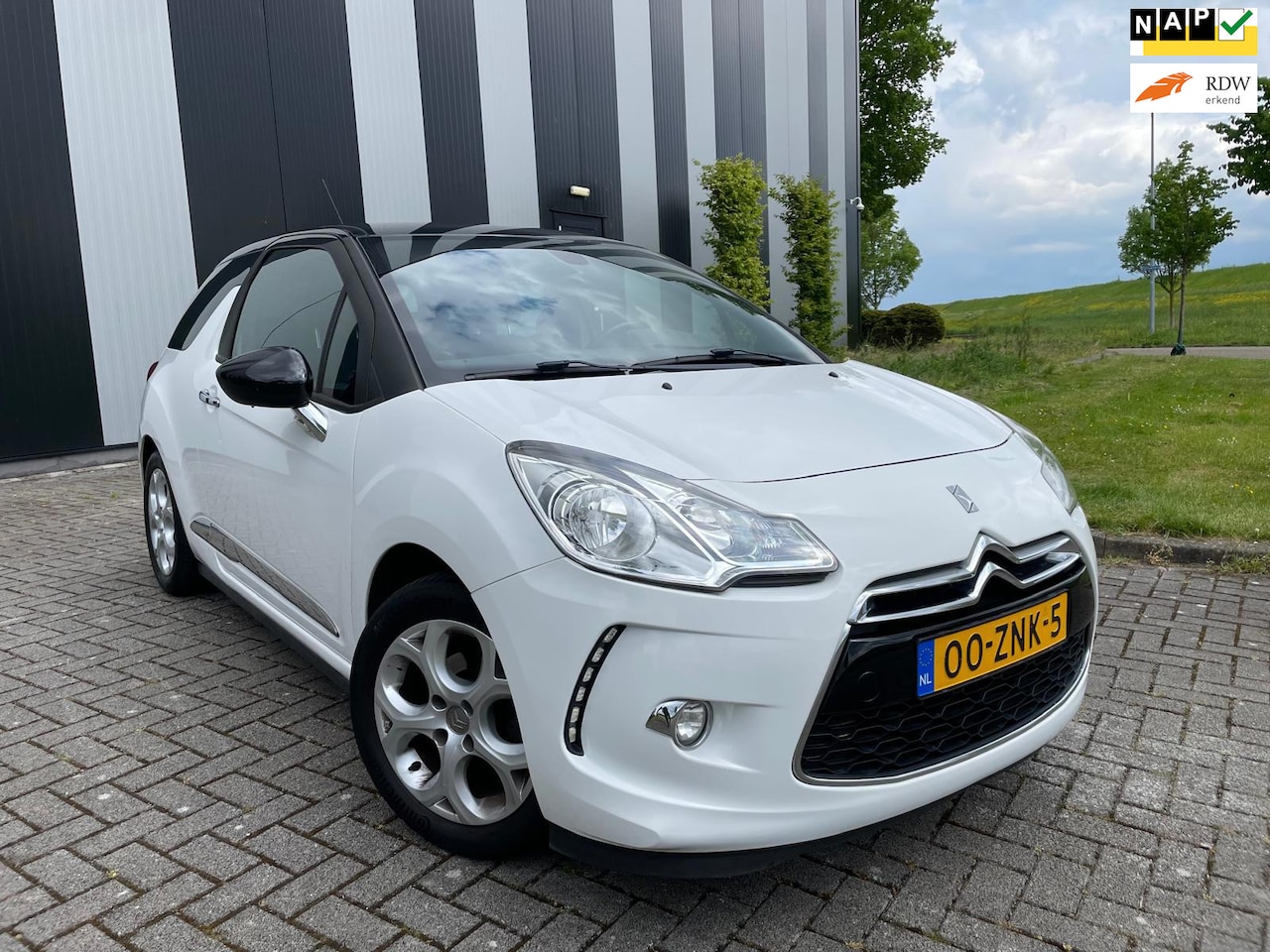 Citroën DS3 - 1.2 VTi Chic Clima-Led-Navi-Lmv-Cruise - AutoWereld.nl