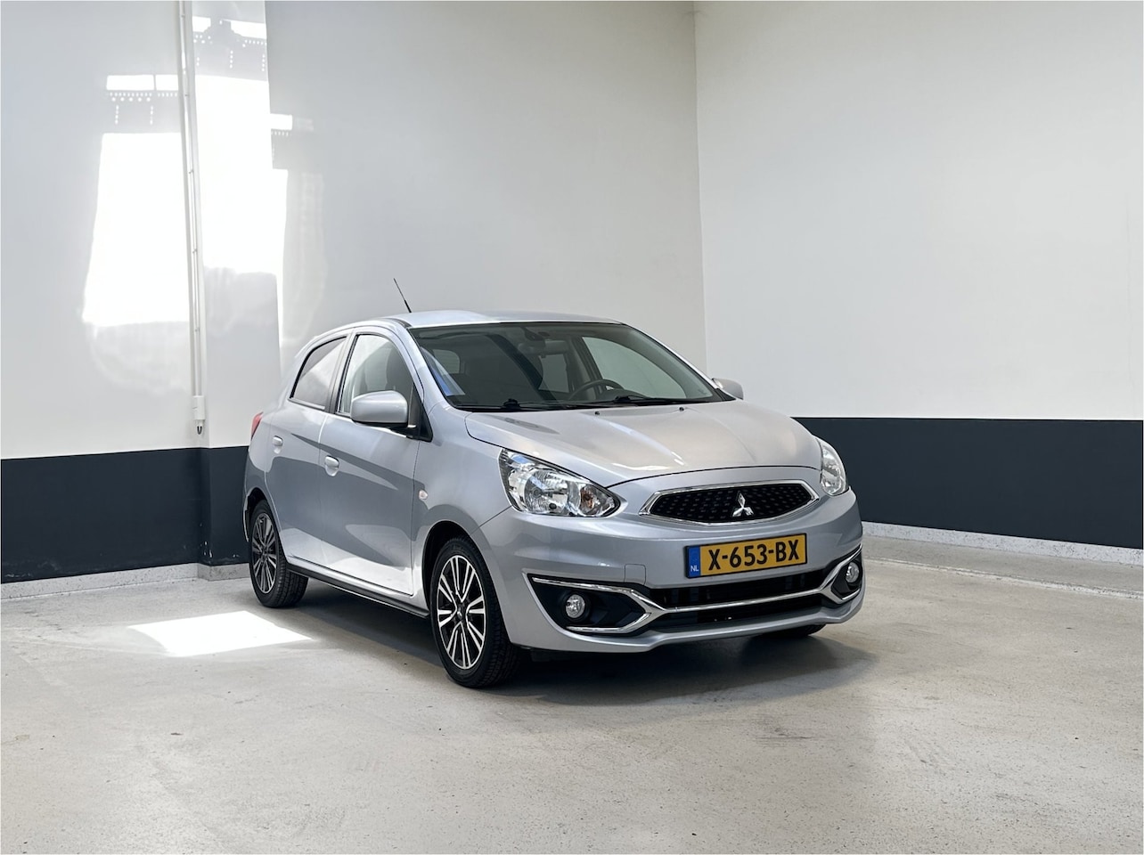 Mitsubishi Space Star - 1.2 Instyle Automaat | Apple Carplay/ Android Auto | Navigatie | - AutoWereld.nl
