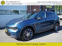 Lynk & Co 01 - 1.5 261PK MY23 SEPT 2023 ORIGINEEL NL DEALER OH ZWARTE HEMEL 360CAMERA PANORAMADAK FULL LE