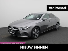 Mercedes-Benz A-klasse - 250 e | Navigatie | Camera | LED Koplampen | Half Lederen Bekleding | Privacy Glass | Lich