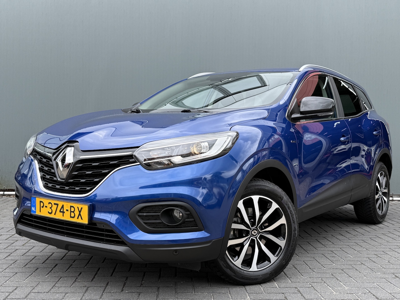 Renault Kadjar - BWJ 2022 1.3 141 PK TCe Limited AUTOMAAT | TREKHAAK | KEYLESS | CARPLAY + ANDROID |  NAVI - AutoWereld.nl