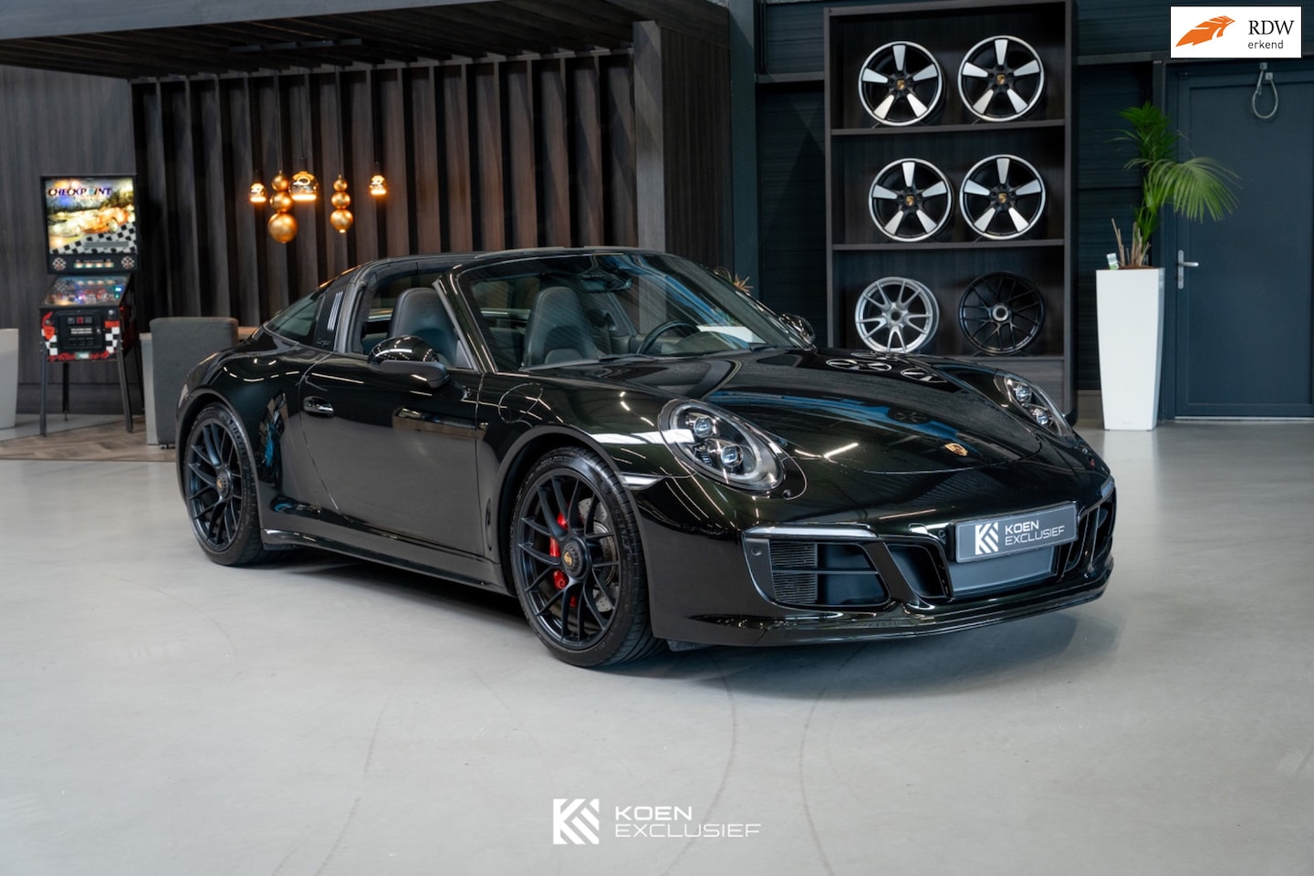 Porsche 911 Targa - 991 3.0 Targa 4 GTS Olive Green - Approved tot 14-03-2027 - AutoWereld.nl