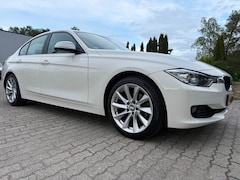 BMW 3-serie - 320i Executive