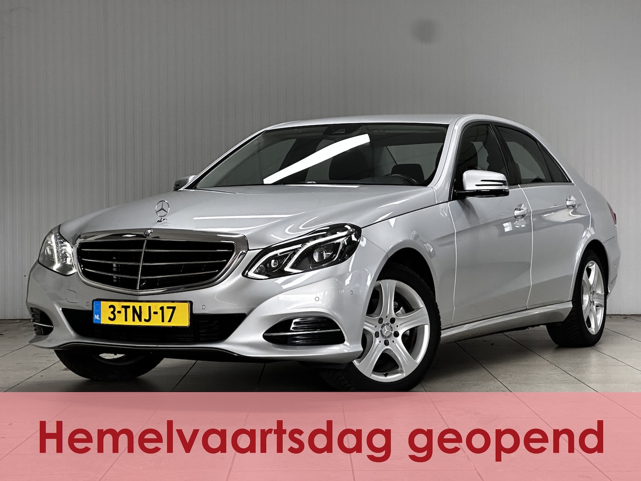 Mercedes-Benz E-klasse - 220 BlueTEC Ambition Elegance/ Automaat!/ Facelift/ NAP!/ Trekhaak/ 360° Camera/ Dode-Hoek - AutoWereld.nl