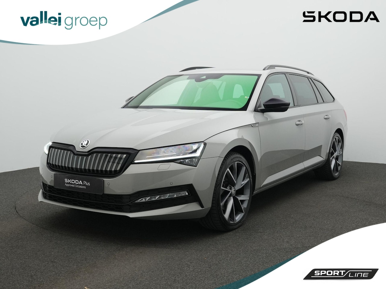 Skoda Superb Combi - 1.4 TSI iV Sportline Business | Trekhaak | Geheugenstoelen | Navigatie Columbus | Matrix L - AutoWereld.nl