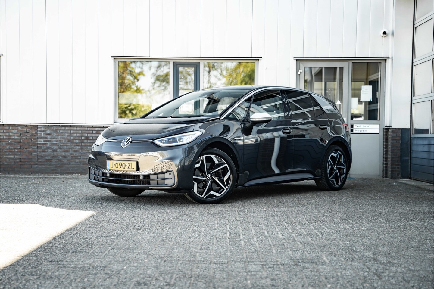 Volkswagen ID.3 - First Plus 58 kWh | SOH 87% - AutoWereld.nl