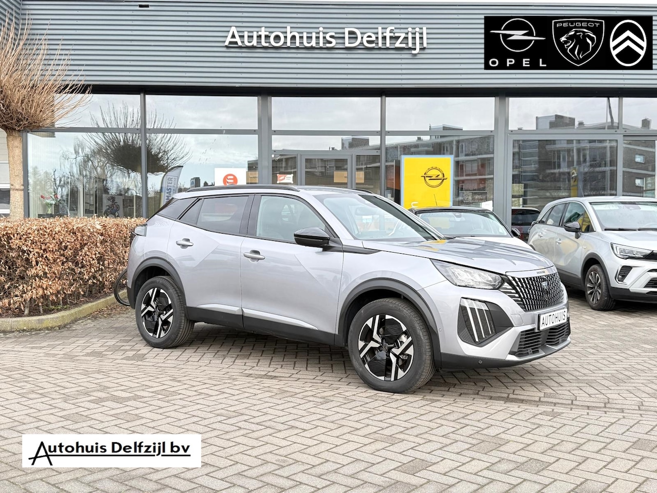 Peugeot 2008 - 1.2 Hybrid 145pk e-DCS6 Allure - AutoWereld.nl