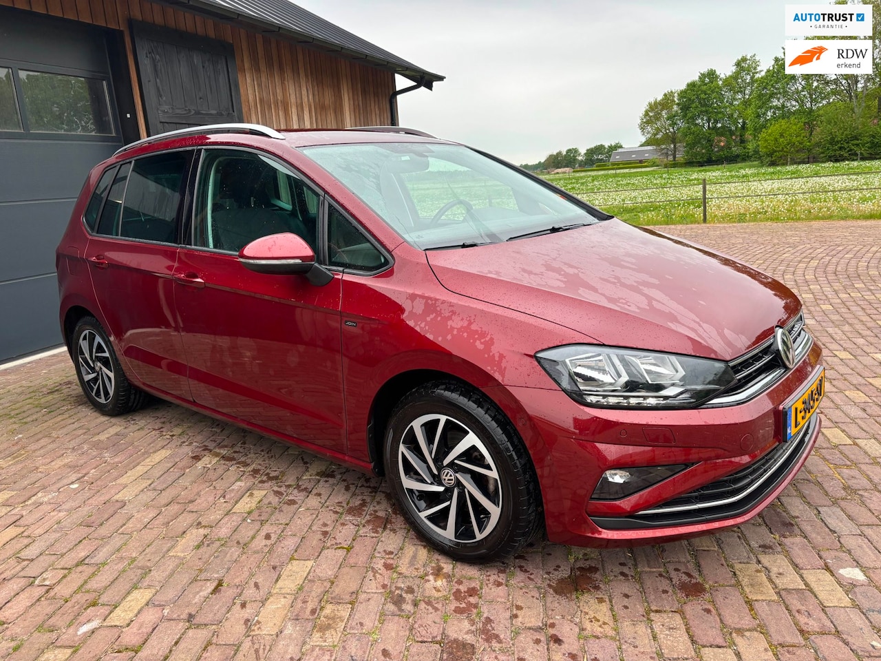 Volkswagen Golf Sportsvan - 1.5 TSI ACT Comfortline 1.5 TSI ACT Comfortline ,TREKHAAK , NAVIGATIE,CARPLAY. - AutoWereld.nl