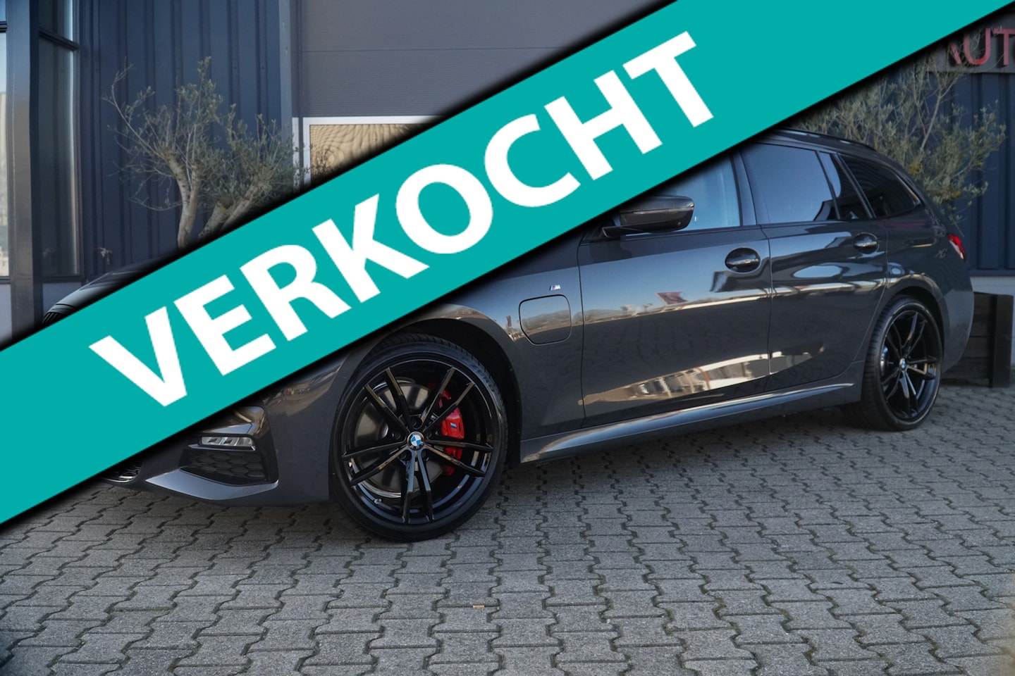 BMW 3-serie Touring - 330e High Executive M pakket 292PK! PANO|LASER|HARMAN - AutoWereld.nl
