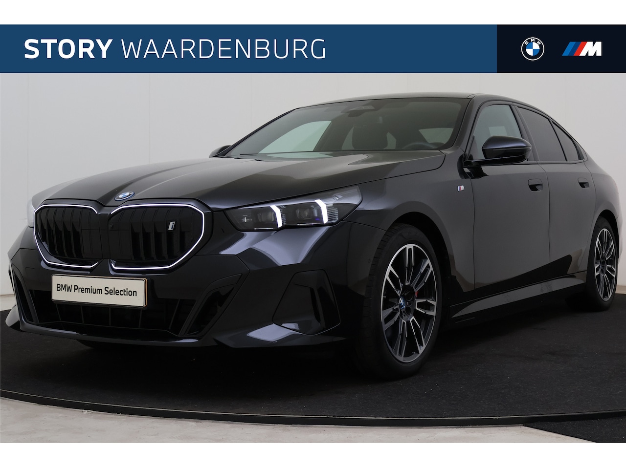 BMW i5 - eDrive40 M Sport / Trekhaak / Adaptieve LED / Parking Assistant Plus / Comfort Access / St - AutoWereld.nl