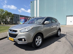 Hyundai ix35 - 2.0-16V Dynamic Automaat 165 PK. Prachtige en als nieuw rijdende auto Onverwoestbare en ze