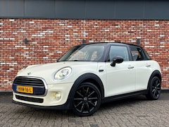 MINI Cooper - 1.5 Chili Serious Business 5-Deurs Automaat Nav/Cruise Led Stoelverw Uitstraling