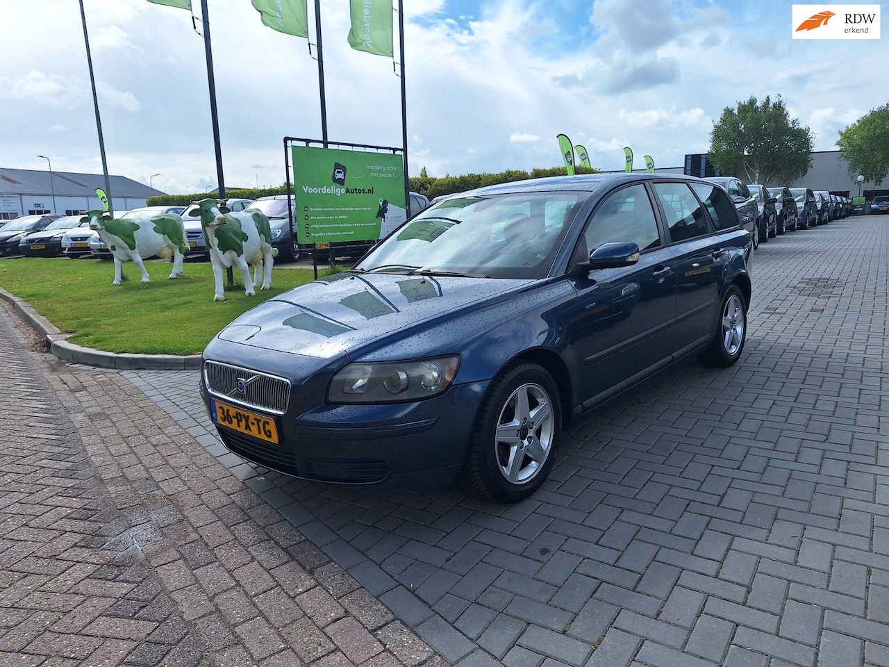 Volvo V50 - 2.4 Momentum / Betrouwbare auto / APK mei 2027 - AutoWereld.nl