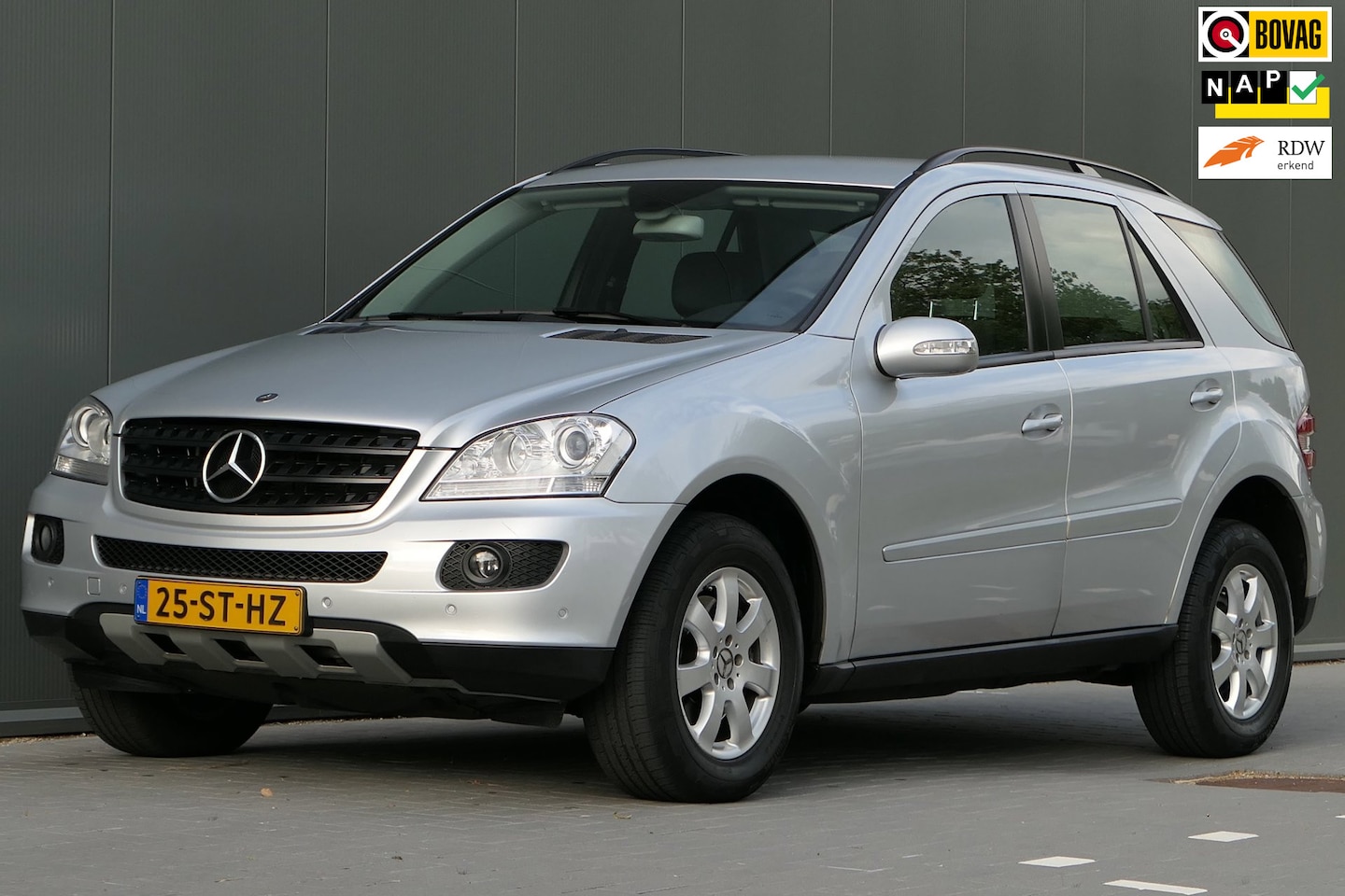 Mercedes-Benz M-klasse - 350 Youngtimer NAP 80.000km Uniek Luchtvering - AutoWereld.nl