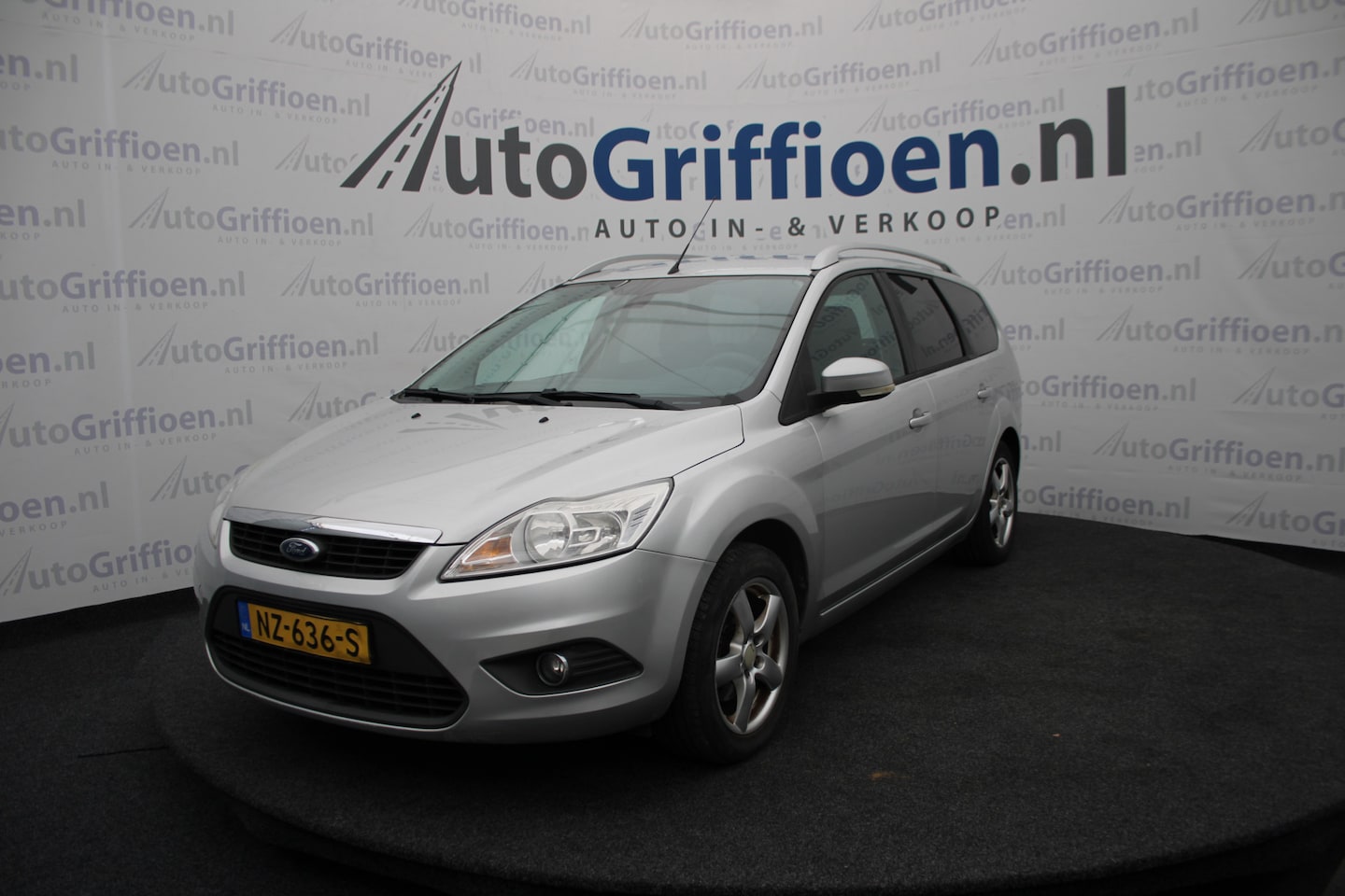 Ford Focus Wagon - 1.6-16V Trend nette stationcar met trekhaak - AutoWereld.nl