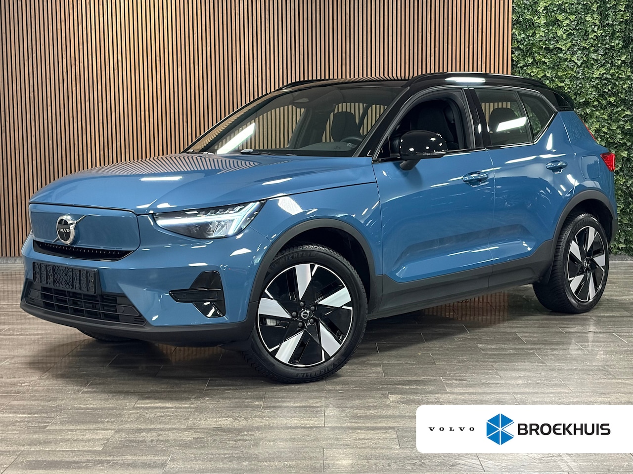 Volvo XC40 - Single Motor Extened Range Core 82 kWh | 96% SoH | Parkeercamera | Michelin All Season ban - AutoWereld.nl